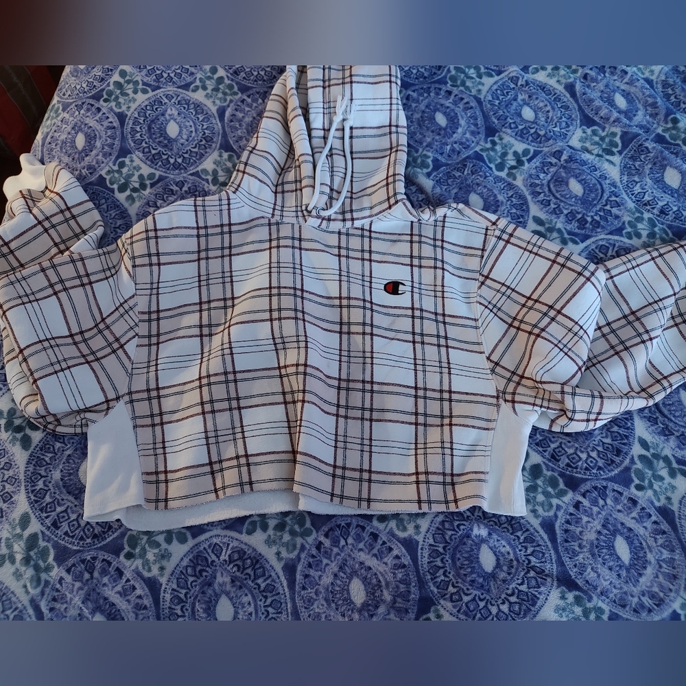 Women's cropped champion sweatshirt size M